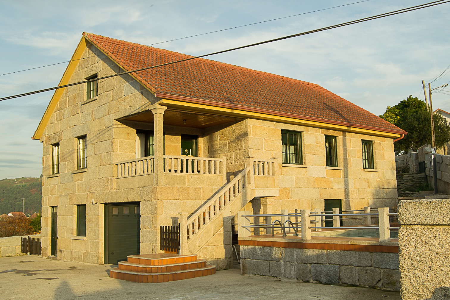 Casa de piedra independiente en Barrio de Lourido